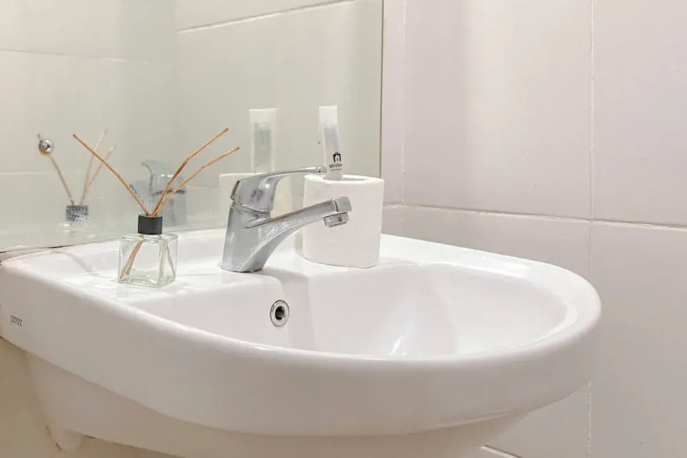 Warm And Simple 1Br Apartment At Vittoria Residence