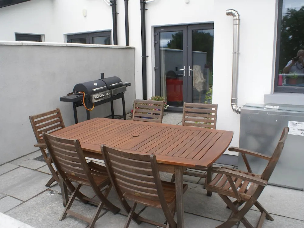Rafterys Court