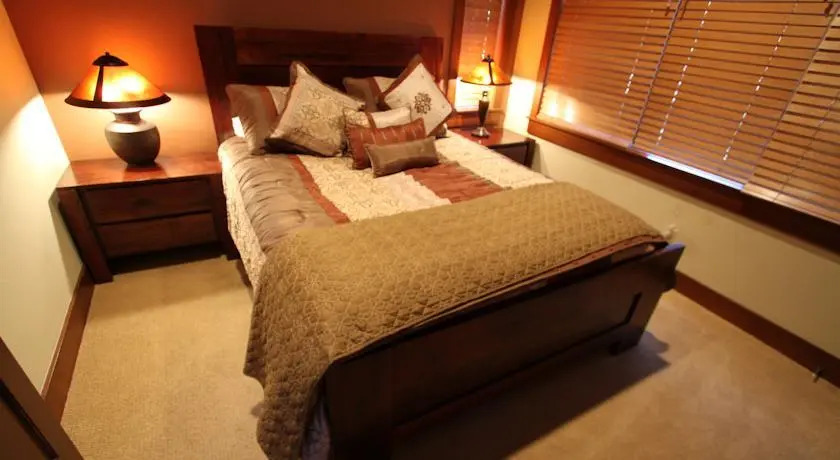 The Timbers by Mammoth Reservations