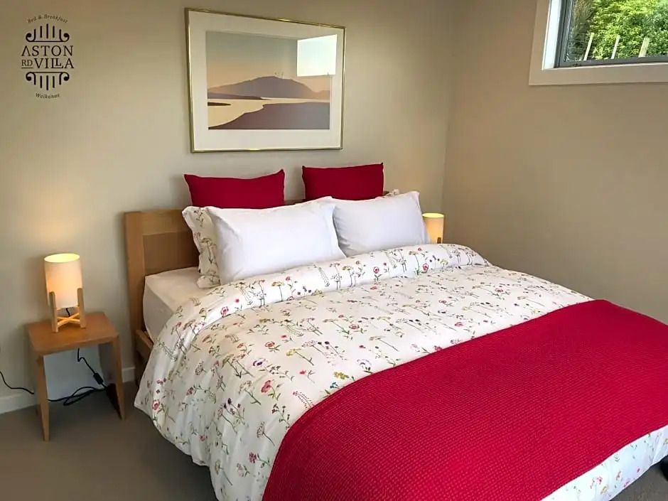 Aston Road Villa Bed & Breakfast