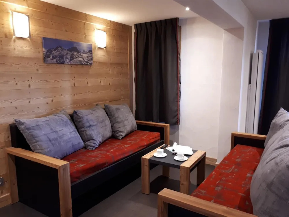 Residence LES Coches Apartment in a Family Resort at the Bottom of the Slopes Bac113