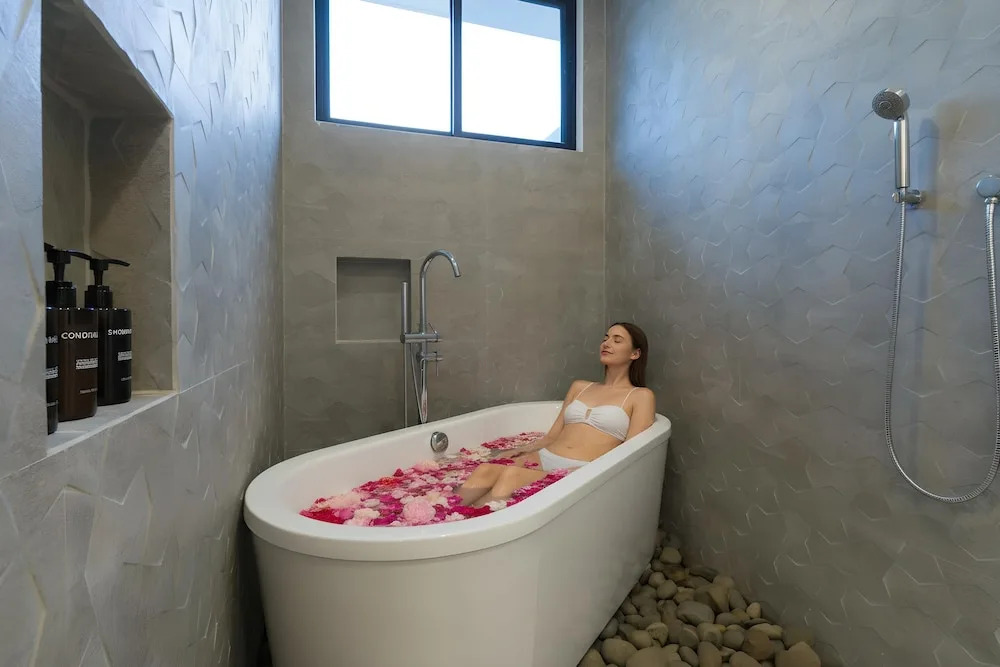 Casa Bo Jungle - Steps to Tamarindo Beach - Surf & Pool