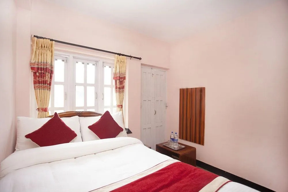 Oyo 372 Hotel Happy Inn