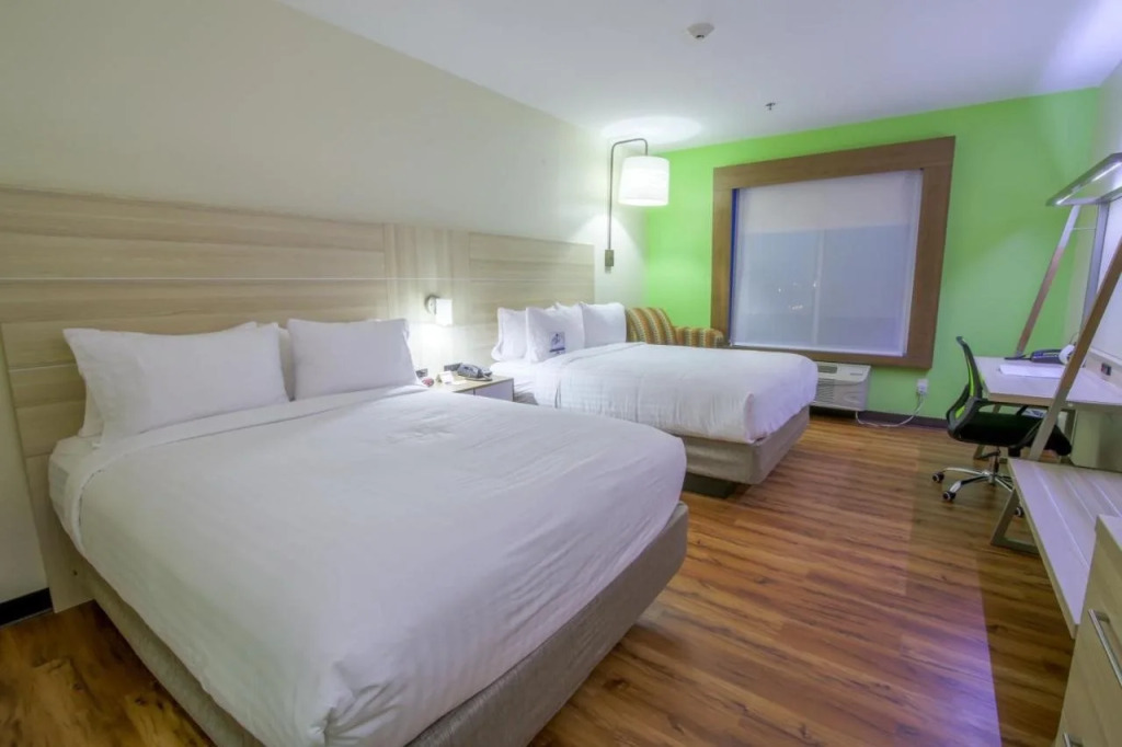 Holiday Inn Express & Suites Raymondville by IHG