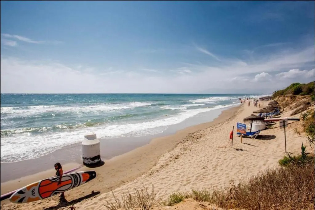 Luxury beach side apartment in Marbella Playa