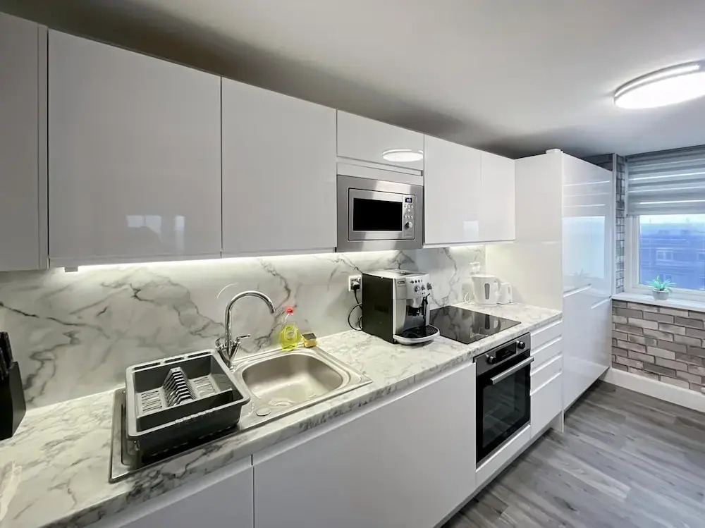 Central Brighton 2-bedroom Apartment 1 Double & 2 Single Beds Sleeps 4