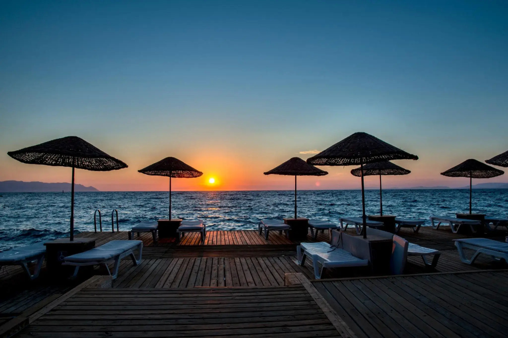Charisma De Luxe Hotel