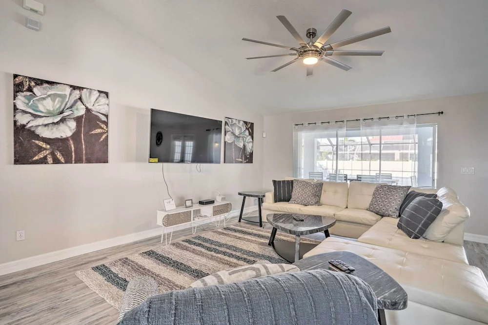 Heated Pool: Sun-soaked Cape Coral Escape!