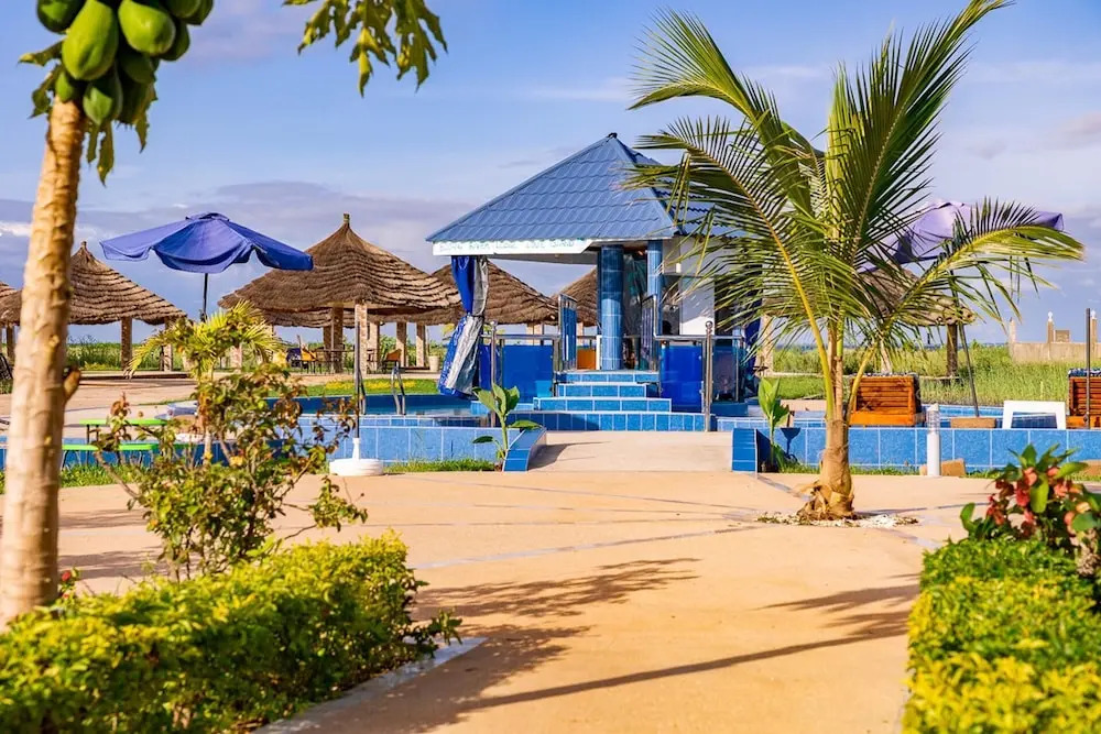 Sea-front Suite - Sleeps 3 - Balcony - Pool