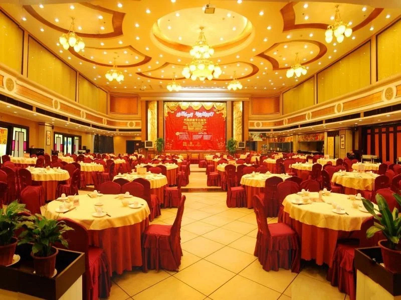 Four Seas Hotel