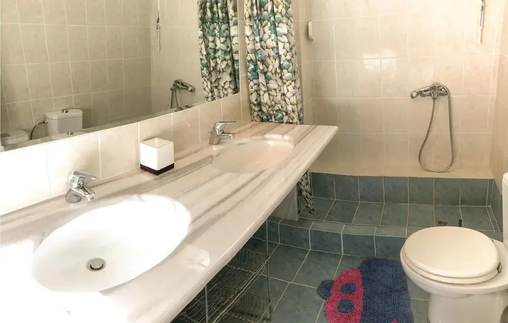 Awesome Home in Perdika With Wifi and 5 Bedrooms