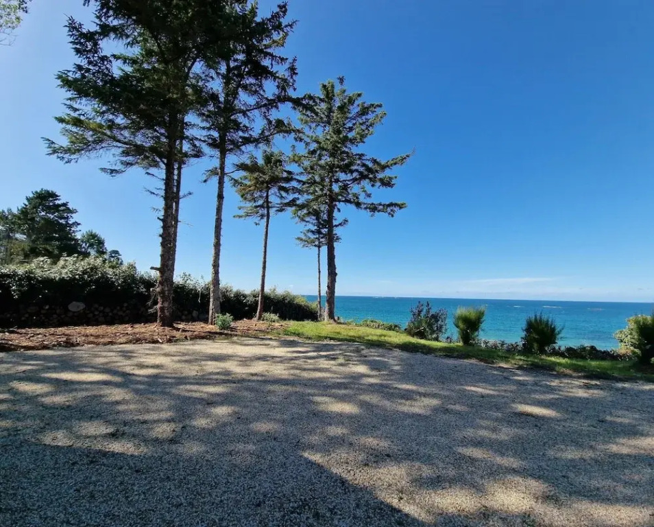 House in Plougasnou near Stunning Beaches