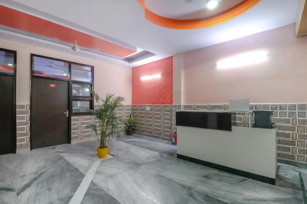 OYO 75632 Primrose Hotel's