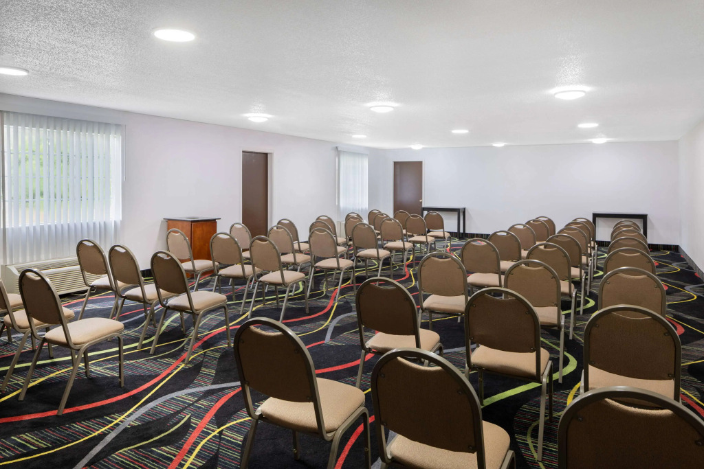 Super 8 by Wyndham Pensacola