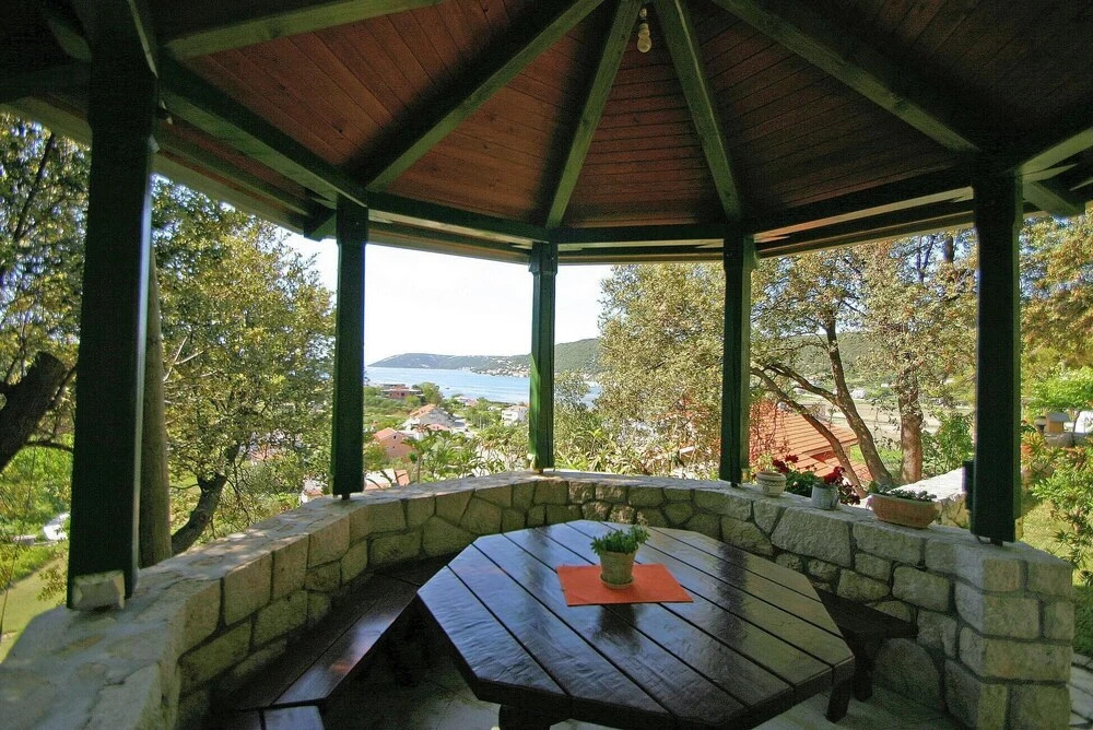Stunning Home in Supetarska Draga With Wifi and 1 Bedrooms