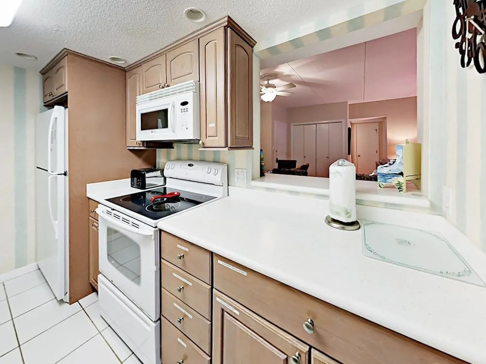 Forest Beach Unit 105 - 2 Br Condo
