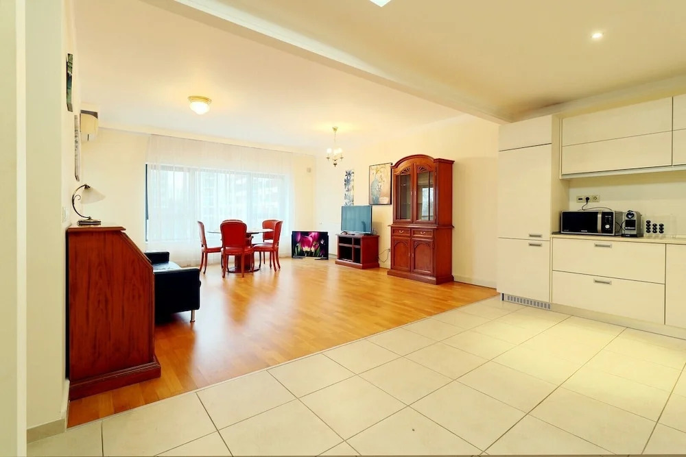 Emerald Apartment