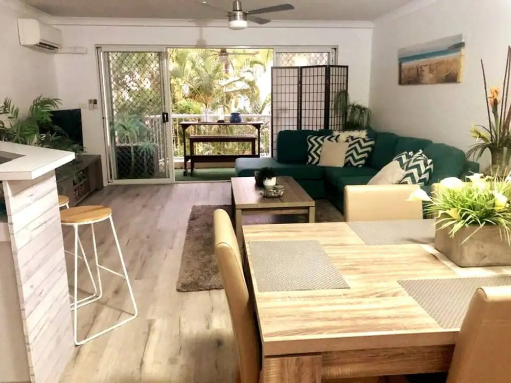 Newly Renovated Unit 250m To The Beach