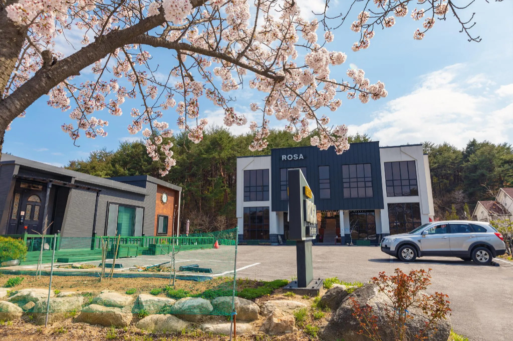 Gyeongpo Rosa Kids Poolvilla