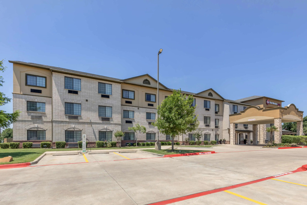 Best Western Plus Mansfield Inn & Suites