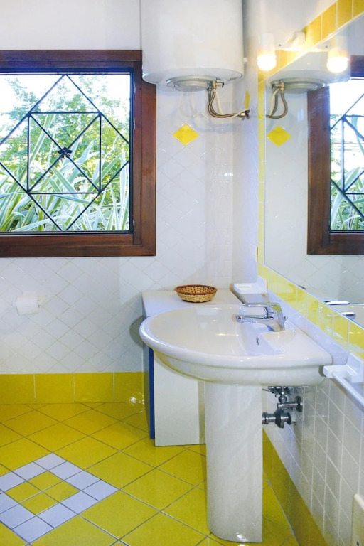 Residence With Shared Pool in Palau