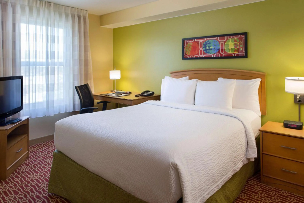 Sonesta Simply Suites Detroit Novi