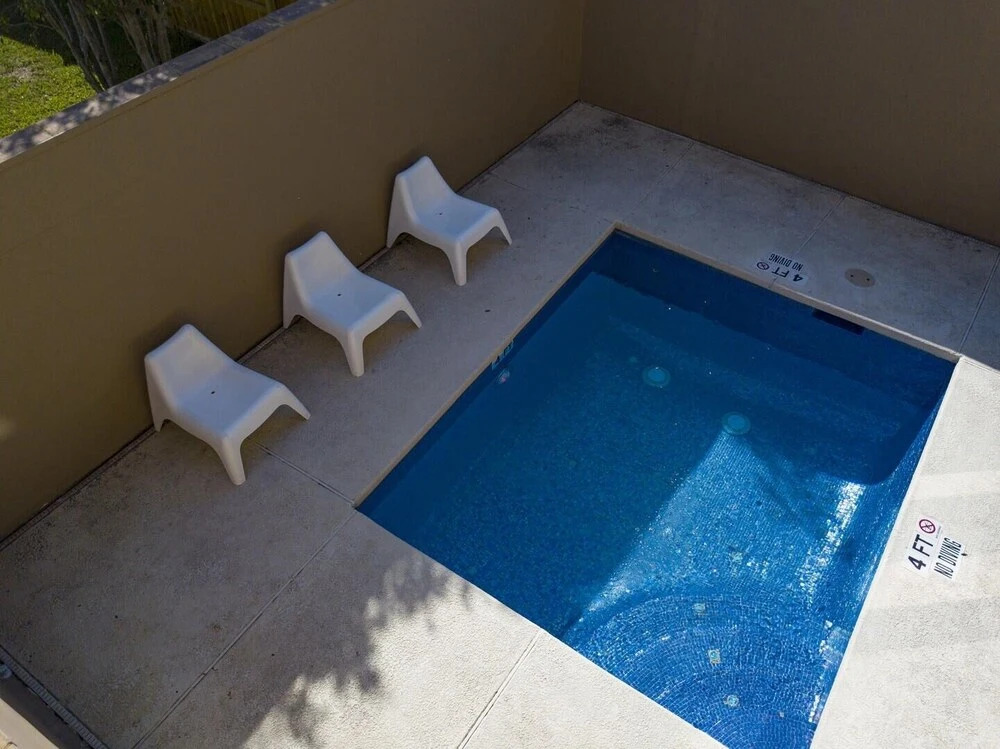 Private Pool 2 Story 1 Block to Beach 3 Bedroom Home by Redawning