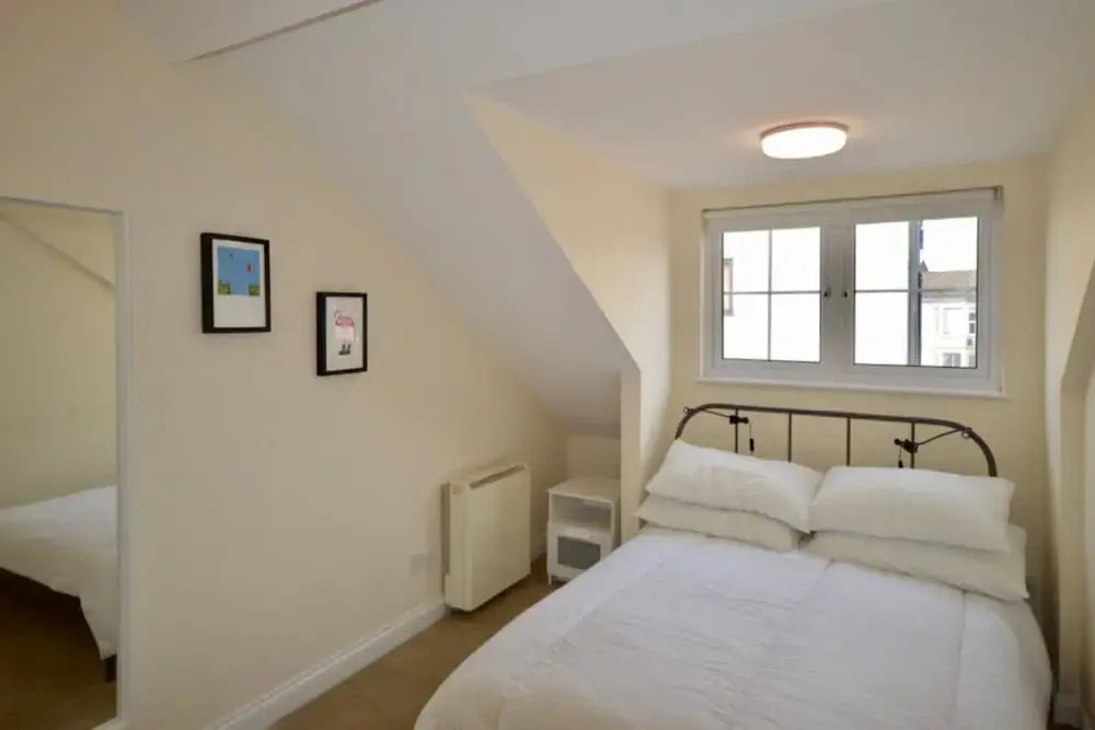 Cosy 2 Bedroom Bristol Home