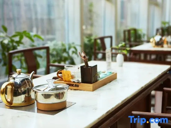 QIANNA HOTEL Greentown(Zhengzhou South Wulipu Subway Station Zijing Mountain Road)