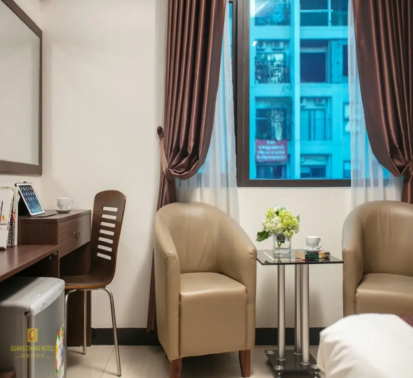 Quang Chung Hotel Le Van Thiem