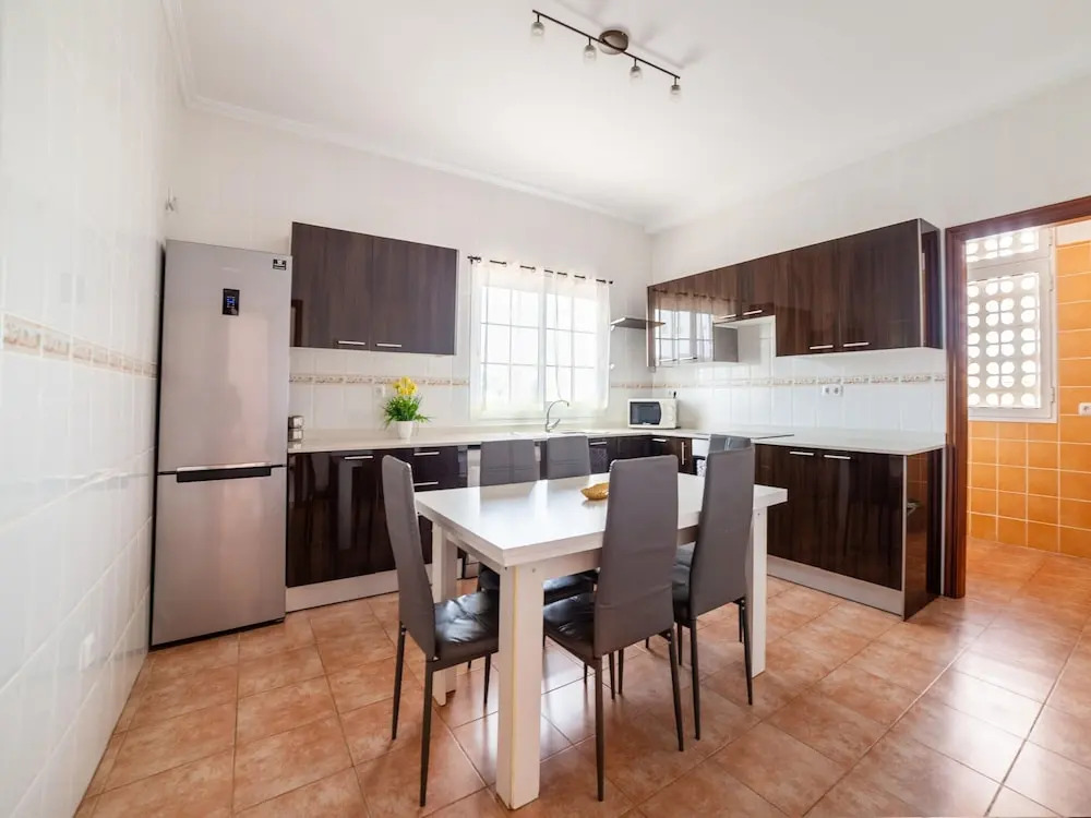 Lovely & Spacious Holiday Home With Private Swimming Pool