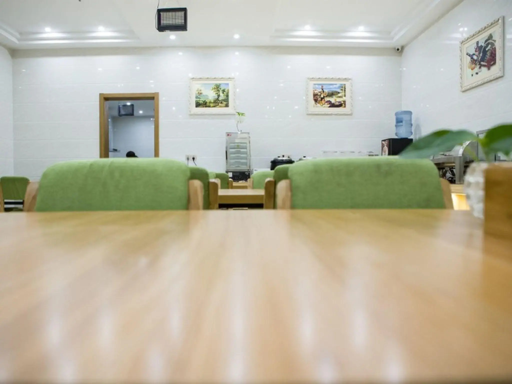 GreenTree Inn Nantong Rugao Zhongjiaomeilu City Express Hotel