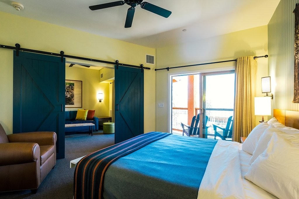Rush Creek Lodge at Yosemite
