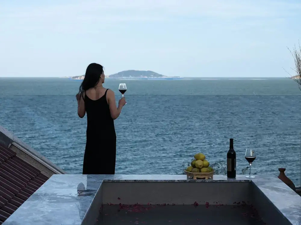Qingdao Innland sea-view designer hot spring hotel