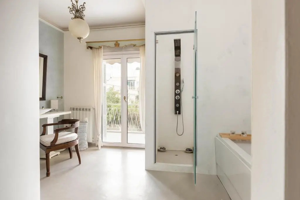 Classy lux apt w/ sea view, garden, parking