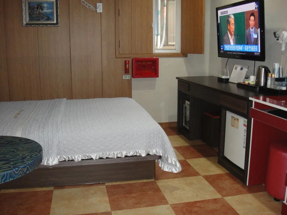 Sky Motel
