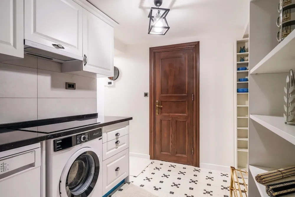 Convenient Flat w Garden 10 min to Galataport