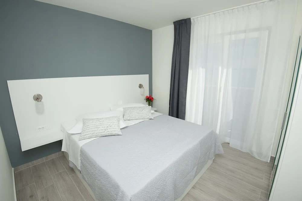Seaside Luxury Suites