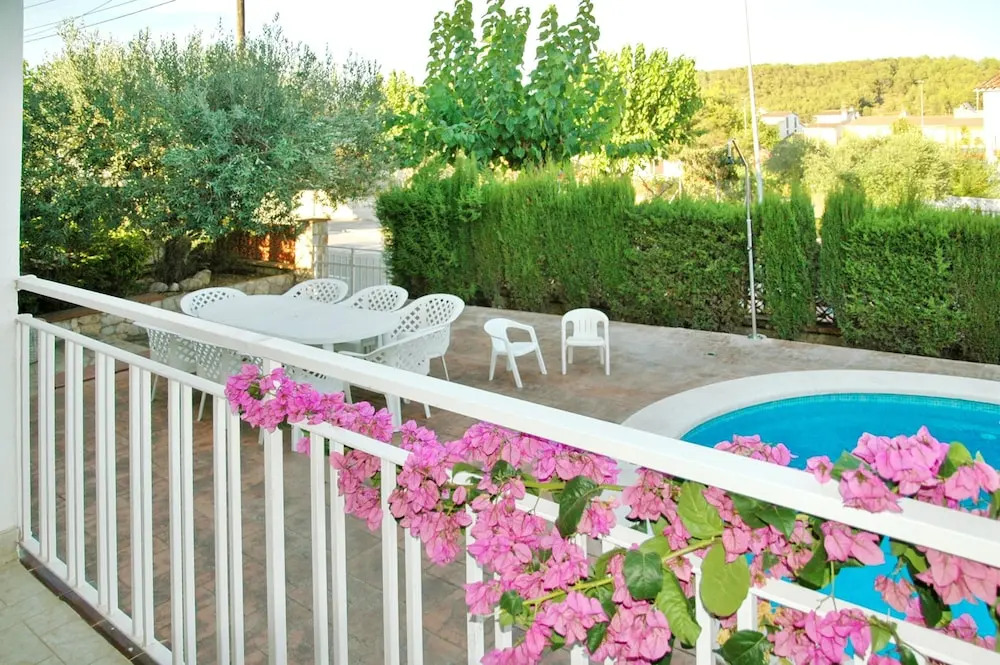 Villa With 6 Bedrooms in Canyelles, With Wonderful Mountain View, Priv