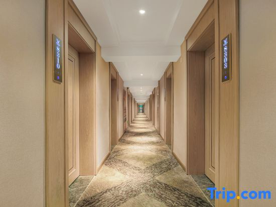 Vienna Hotel（Lianyuan Stadium Store）