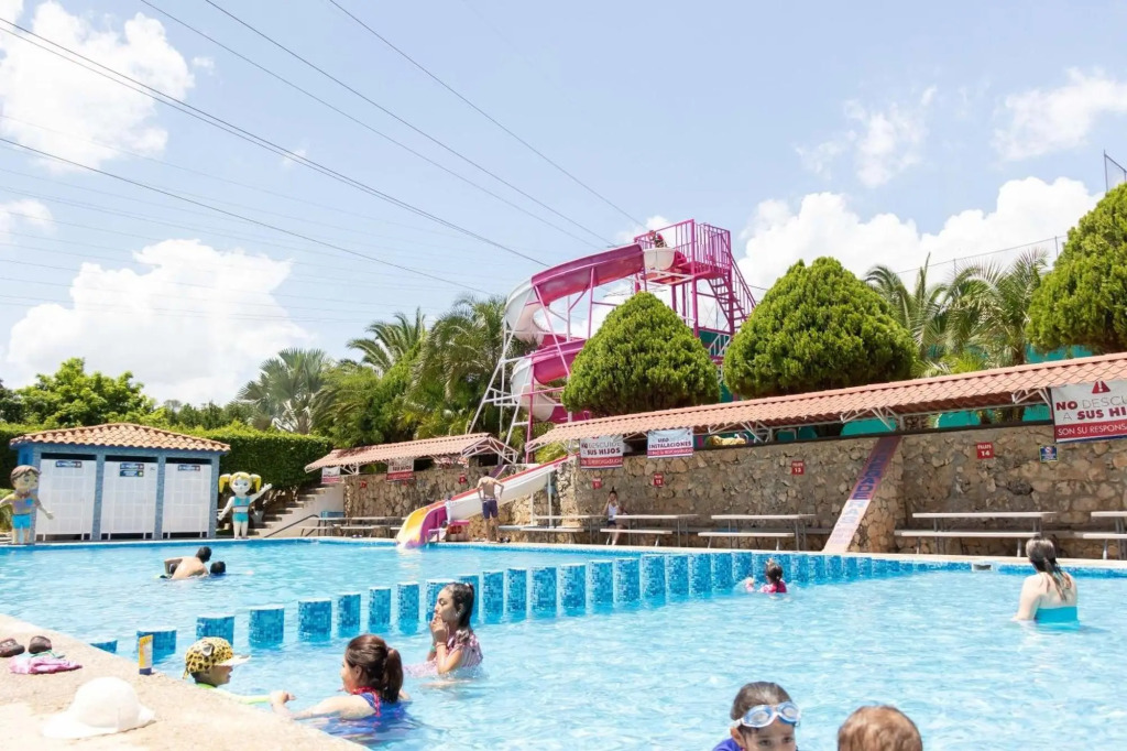 Camino Mexicano Hotel & Resort