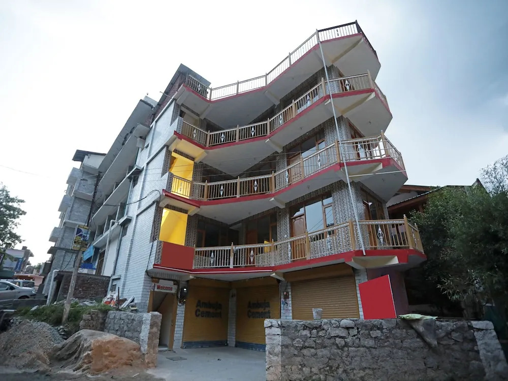 OYO 14401 Home Delightful Studio Naggar Road