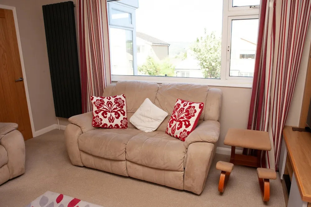 4 Bedroom House in Village Edge of Bath