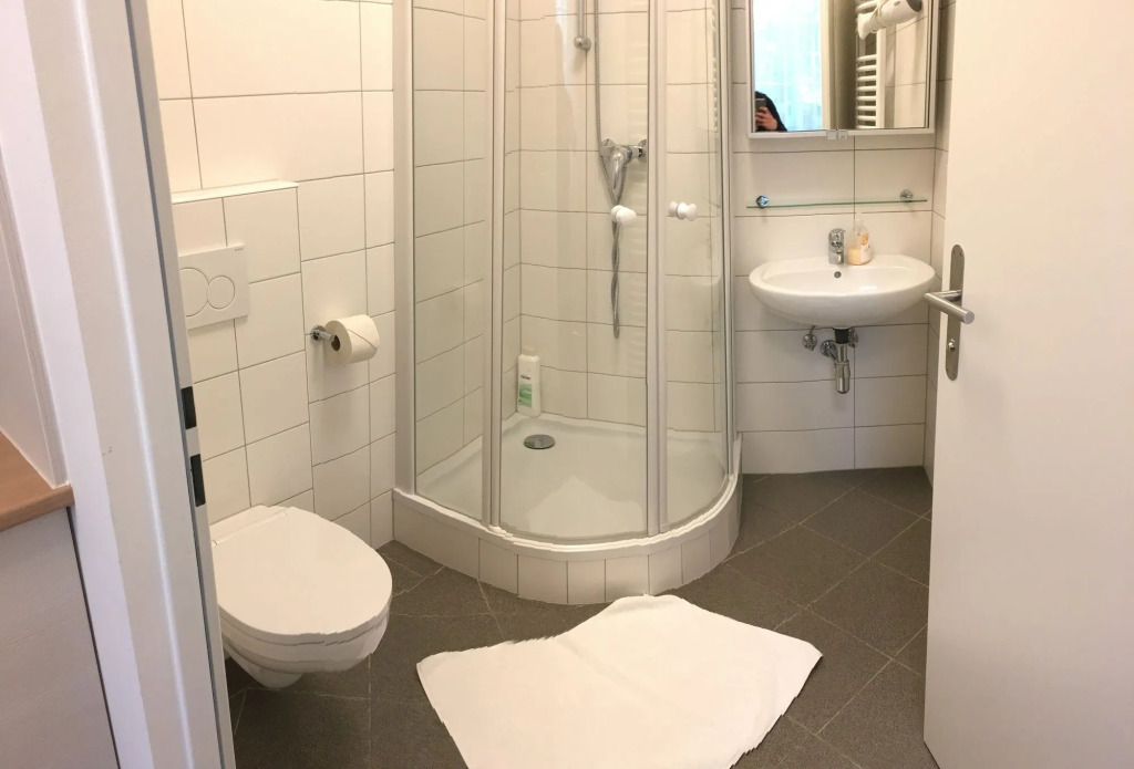 AJO Apartments - Alte Donau Lake or Garden View Balcony Studio - Self-Check-in