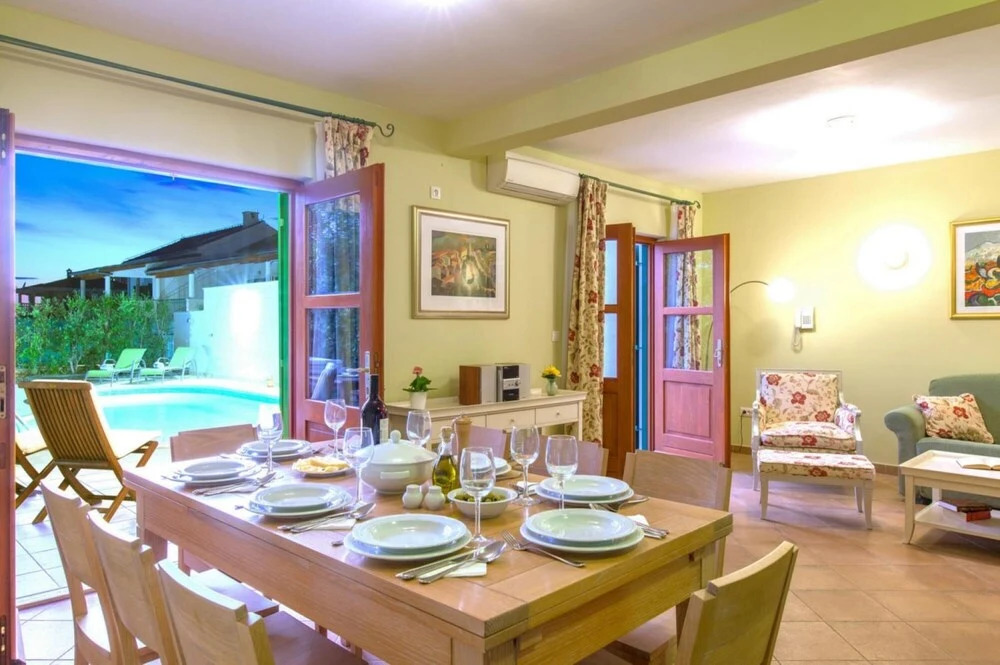 Villa Mare in Hvar With 4 Bedrooms and 3 Bathrooms