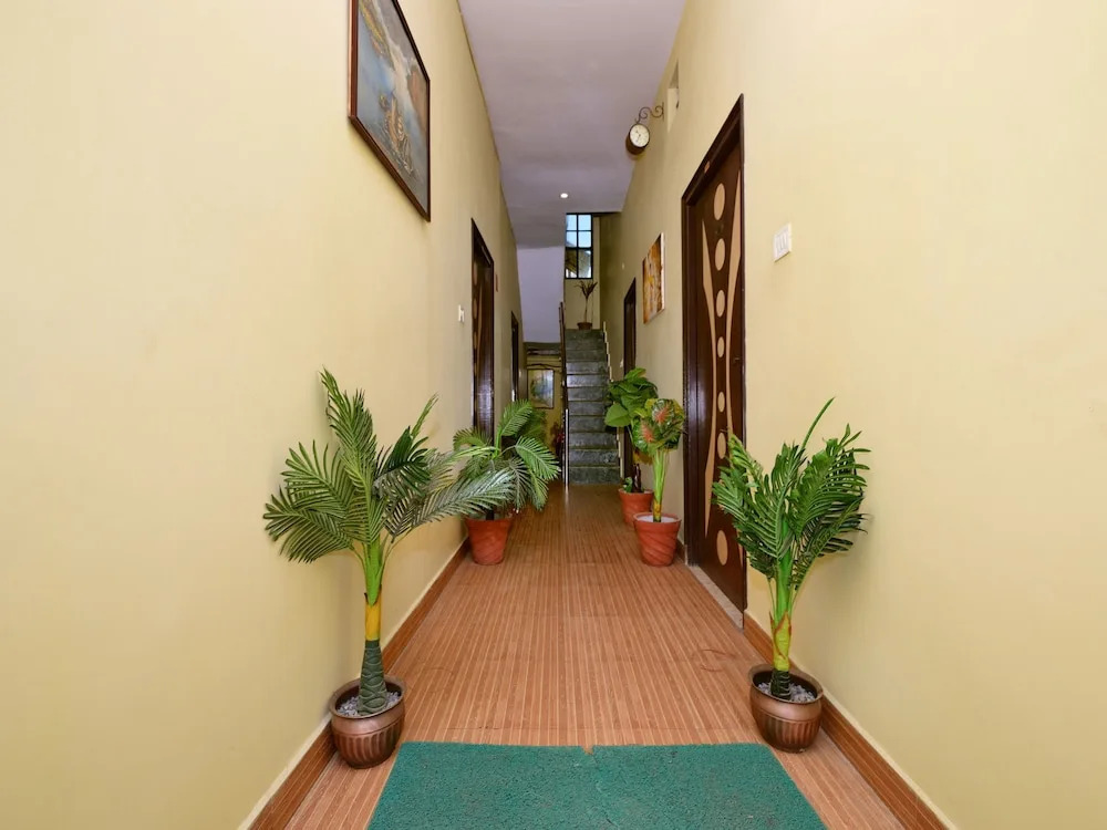 Oyo 14888 Aanvi Palace