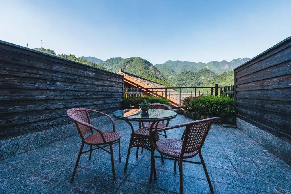 Sanqingshan Boutique Hostel