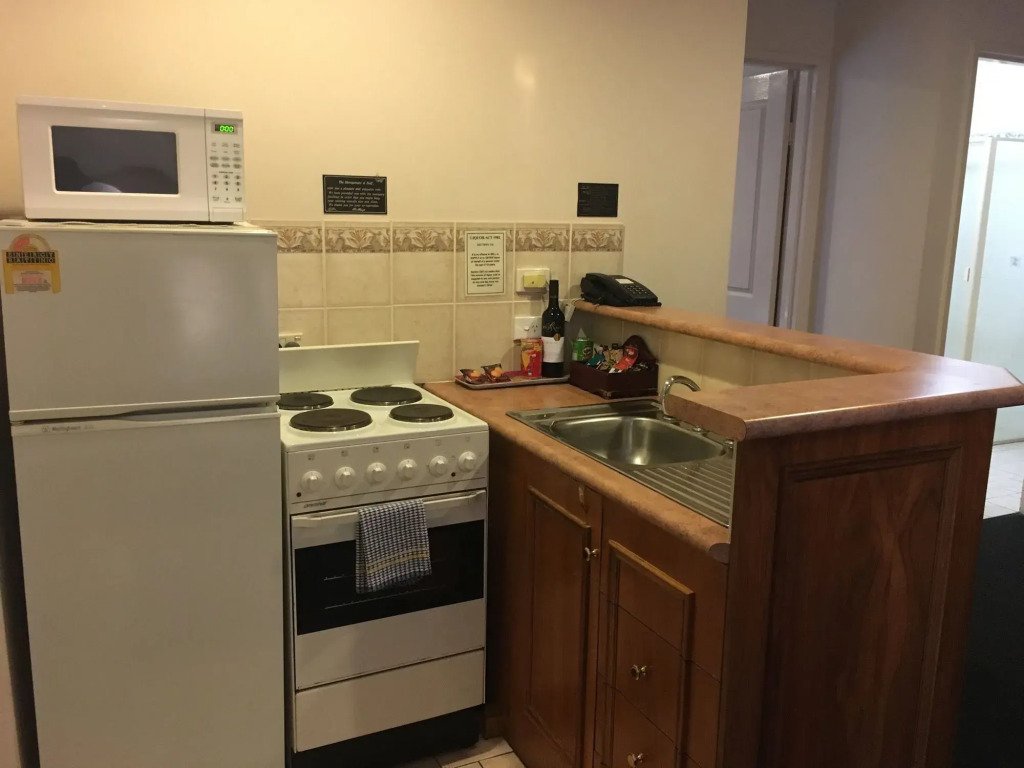 Best Western Ambassador Motor Inn & Apartments