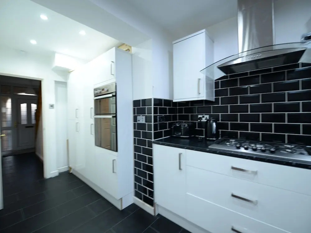 Alluring Holiday Home in Coventry With Garden
