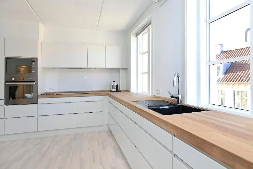 CITY, LUX APARTM - 2 FULL BATHROOMs, 1v